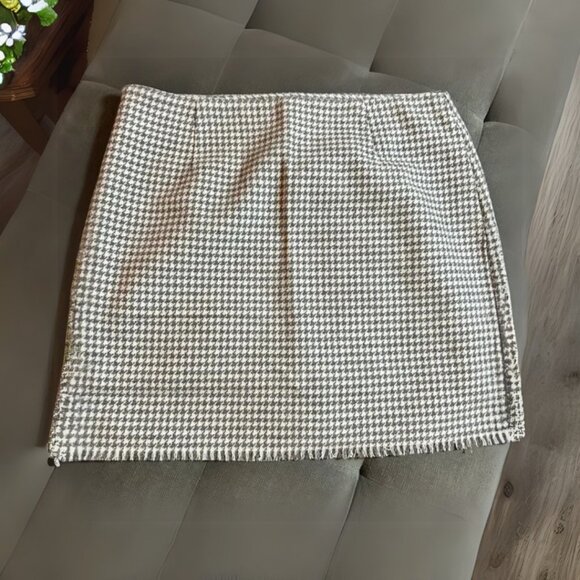 Hem & Thread Dresses & Skirts - Hem & Thread Wool Skirt - Sz L NWT #111